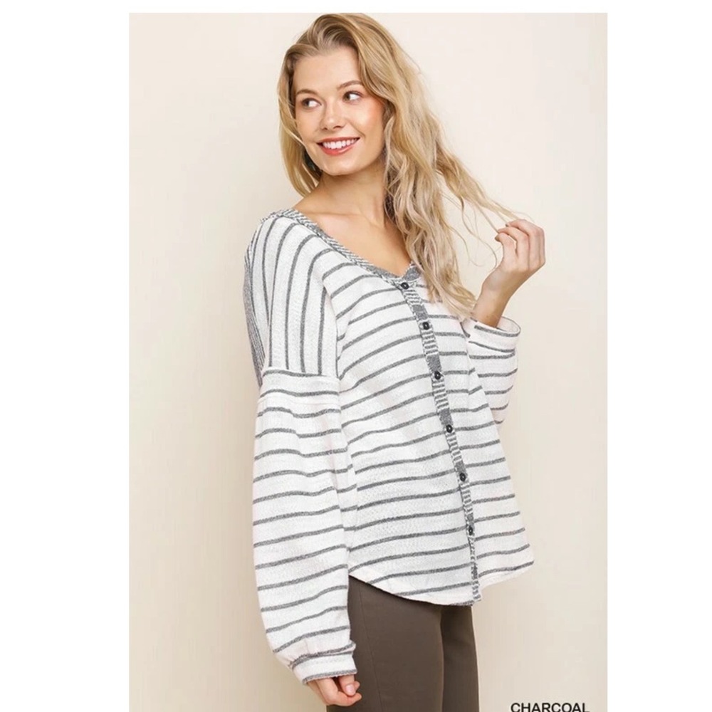 Umgee USA Grey White Striped Button Front Cardigan Raw Edge Boho Large A4552
